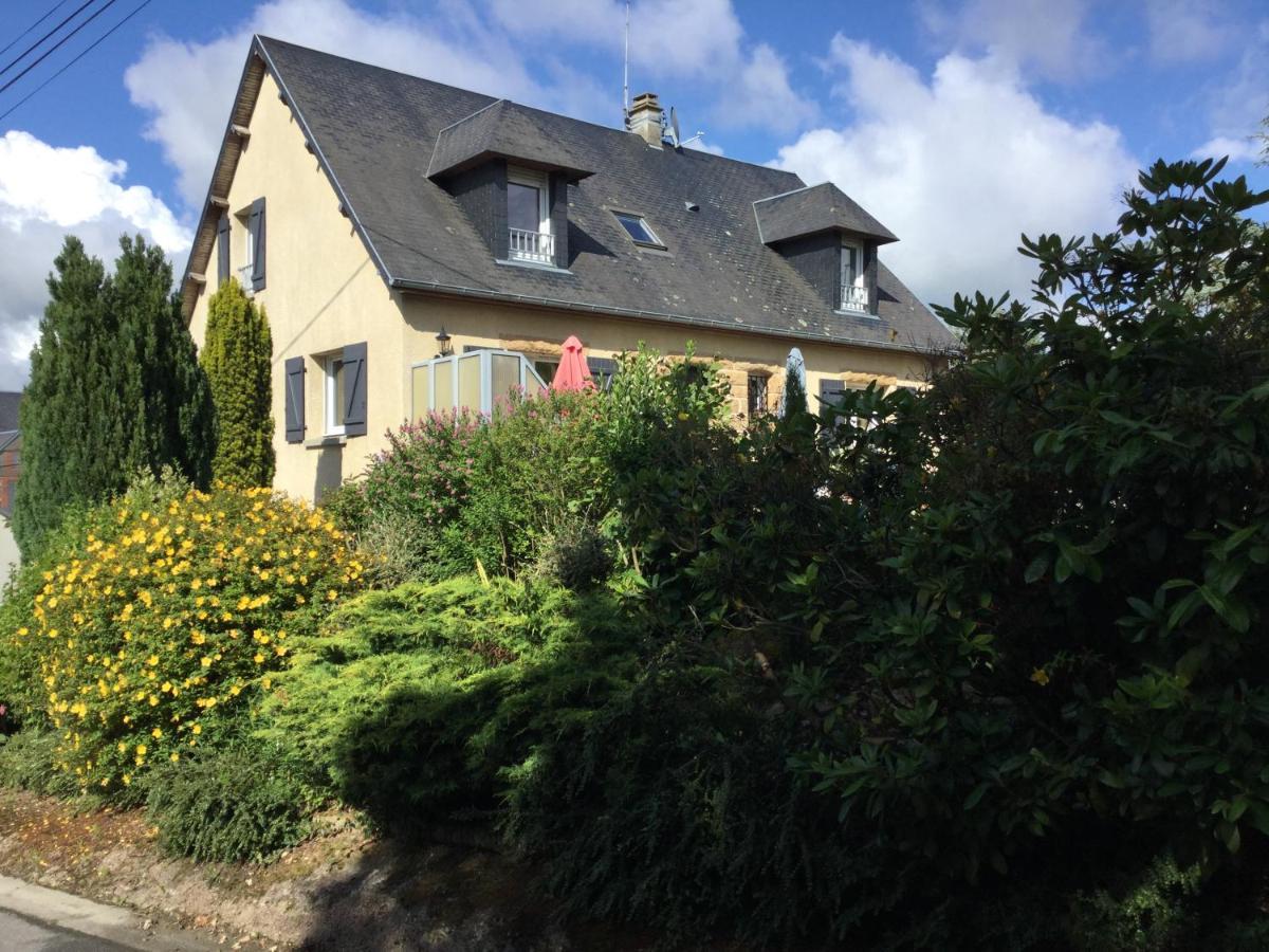 Coup de cœur assuré ! CALM Comme à la Maison ! maison spacieuse avec grande terrasse pour 2 à 5 personnes proximité Granville et mer avec wifi et parking gratuits Exterior foto