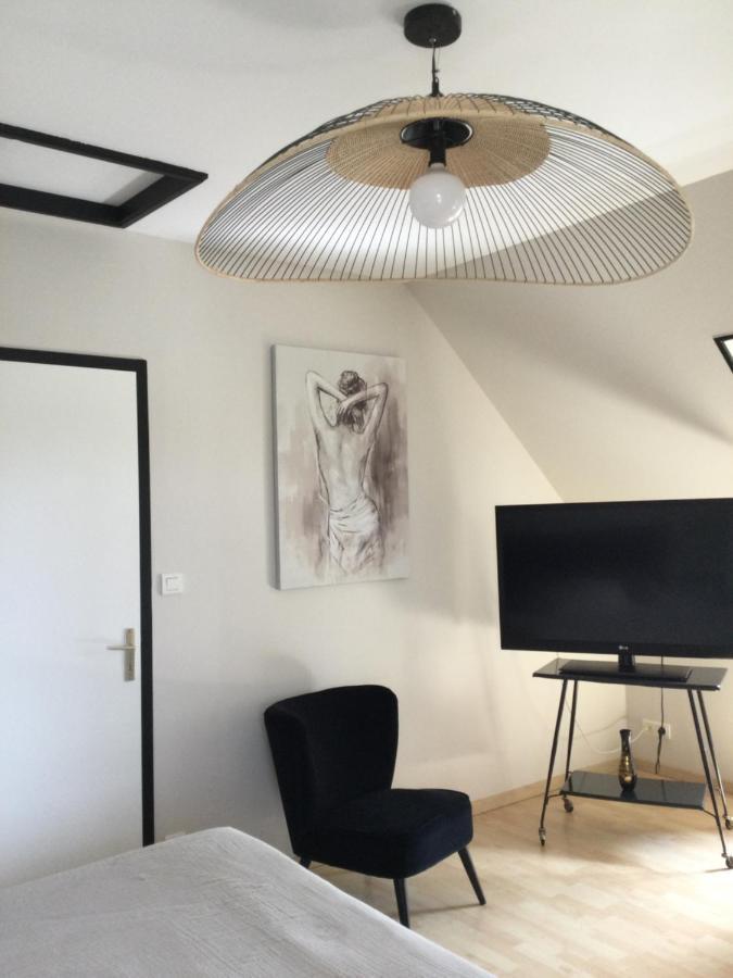 Coup de cœur assuré ! CALM Comme à la Maison ! maison spacieuse avec grande terrasse pour 2 à 5 personnes proximité Granville et mer avec wifi et parking gratuits Exterior foto